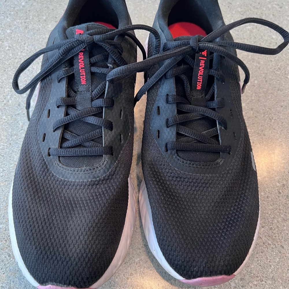 Nike running shoes 9.5 Womens